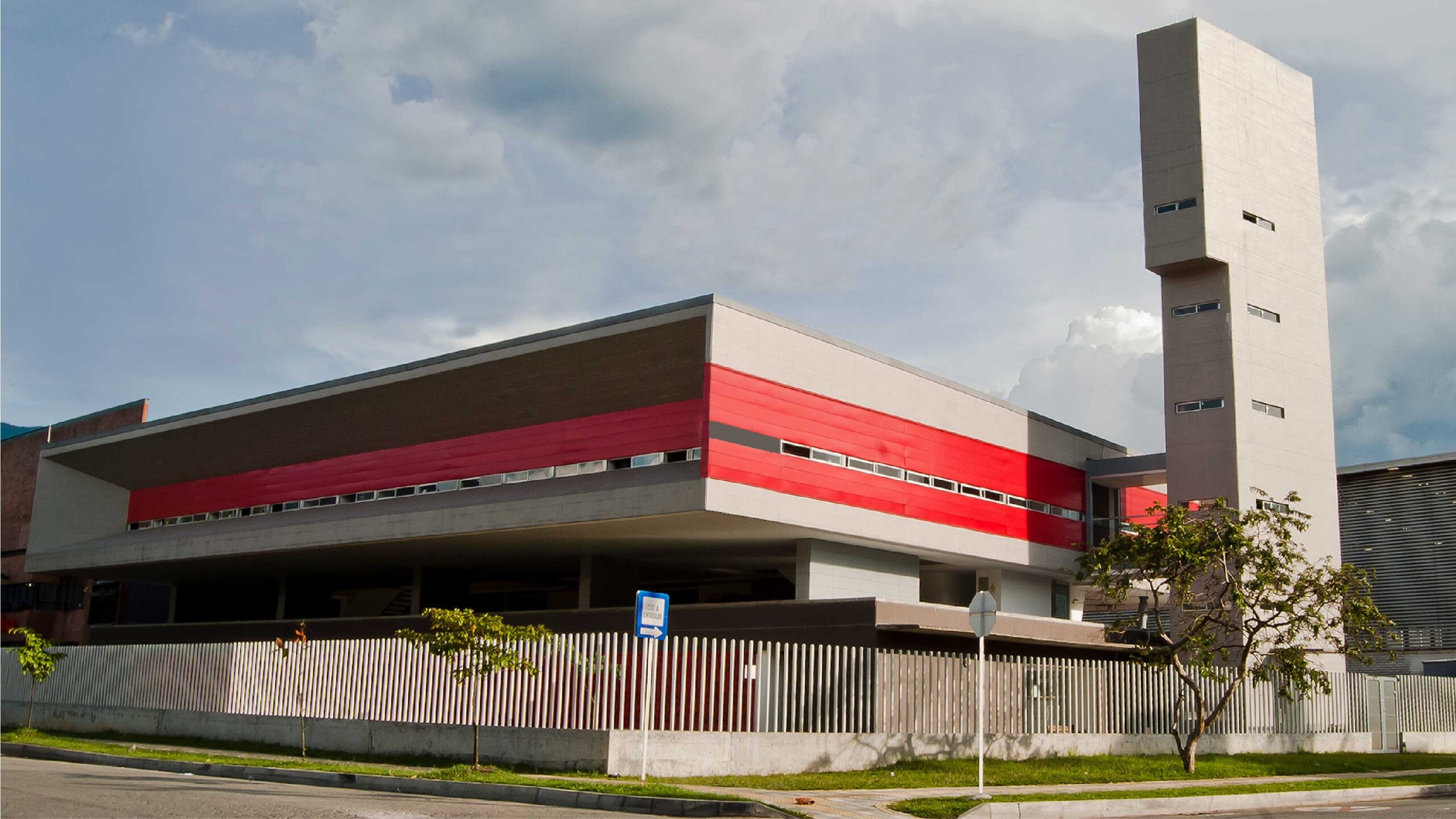 Estación de Bomberos de Envigado - Javier Vera Arquitectos