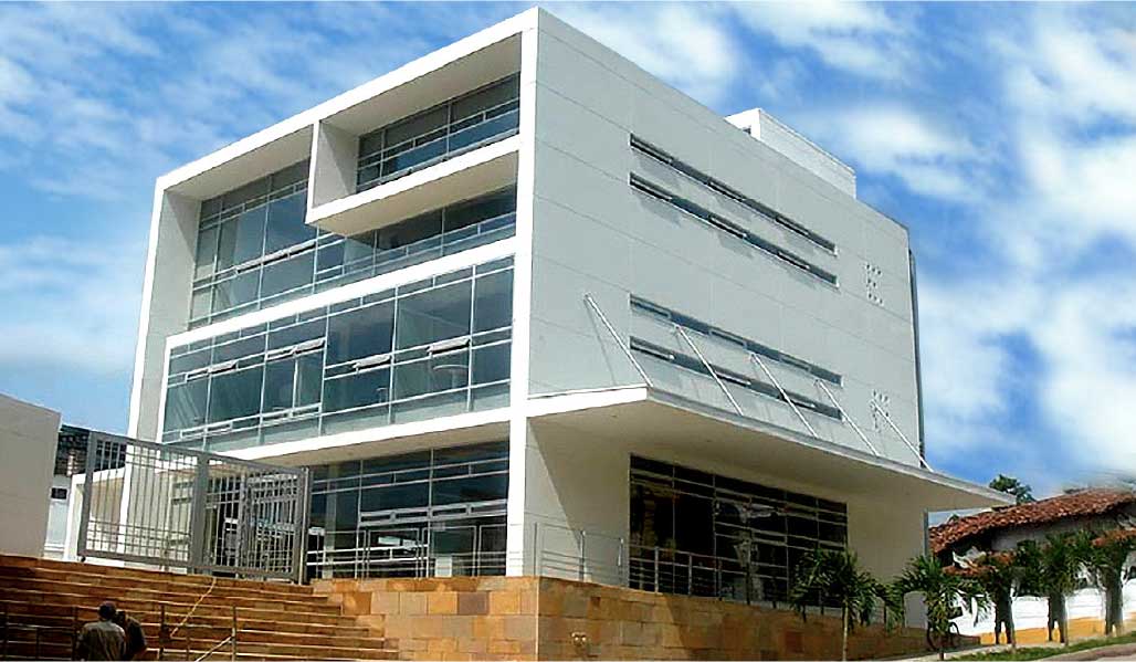 Edificio Piedecuestana de Servicios - Javier Vera Arquitectos