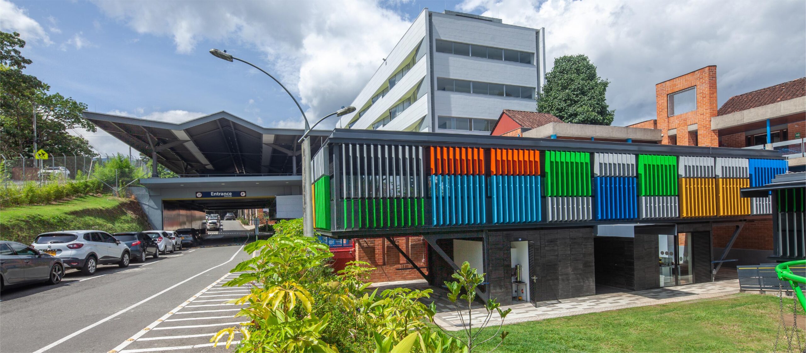 Edificio Elementary Colegio Montessori - Javier Vera Arquitectos
