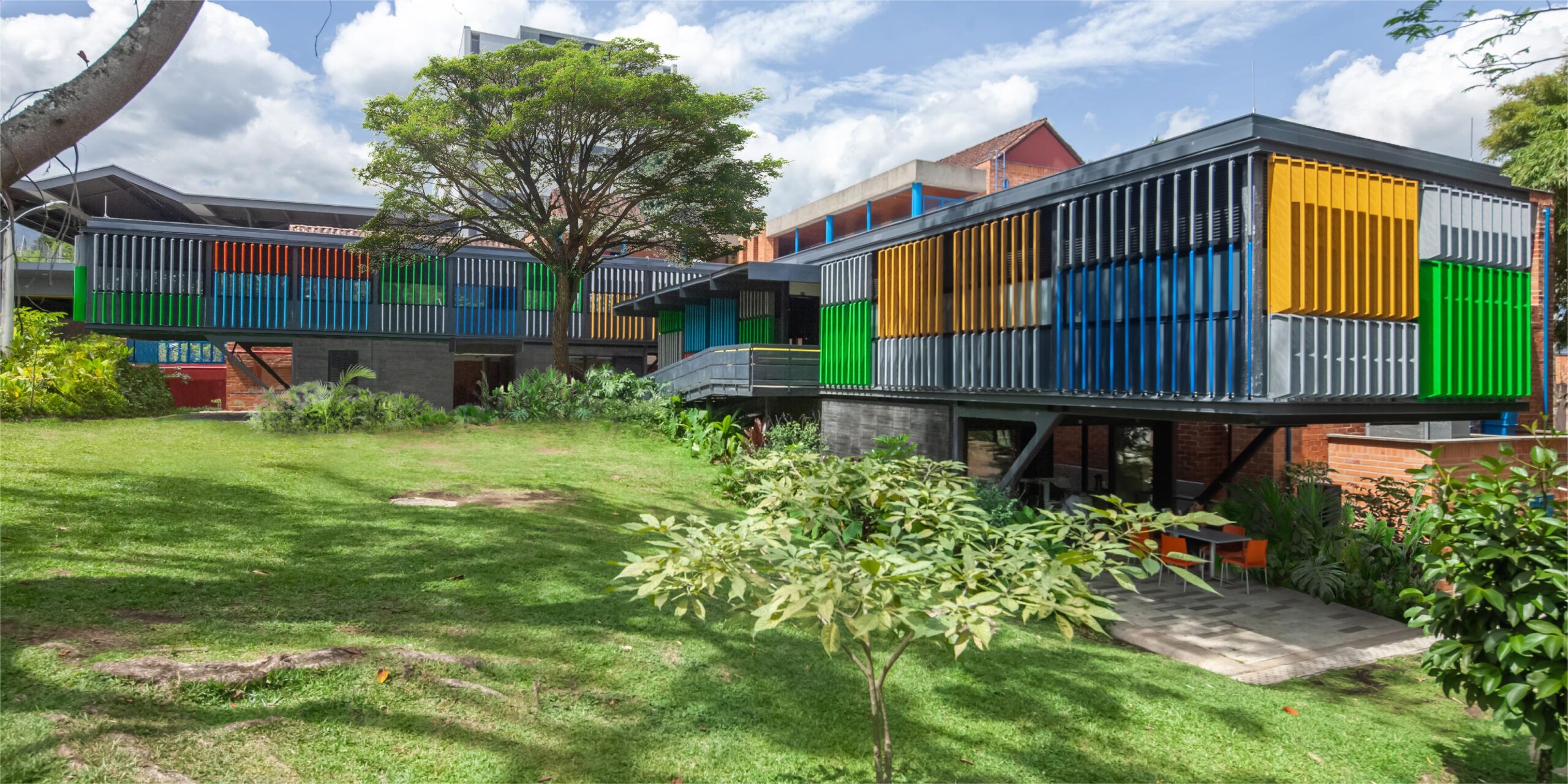 Edificio Elementary Colegio Montessori - Javier Vera Arquitectos