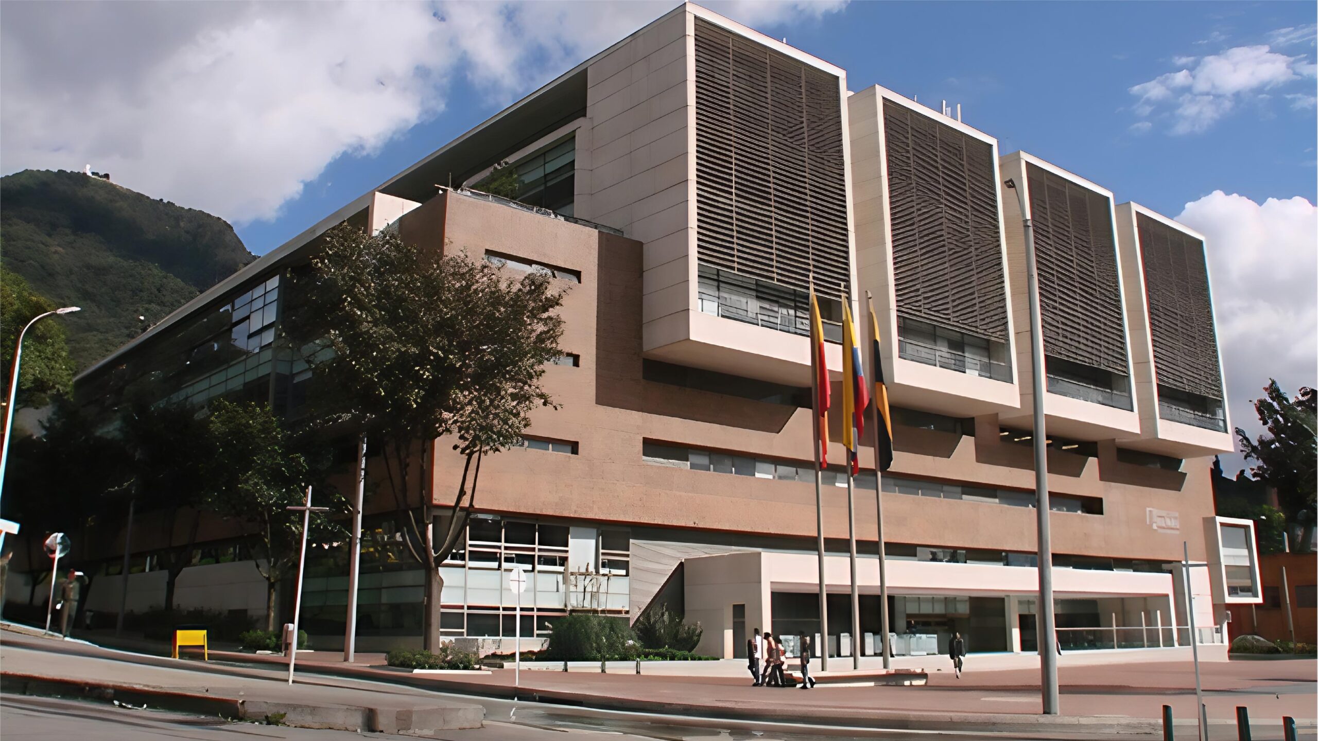 Edificio Mario Laserna - Javier Vera Arquitectos